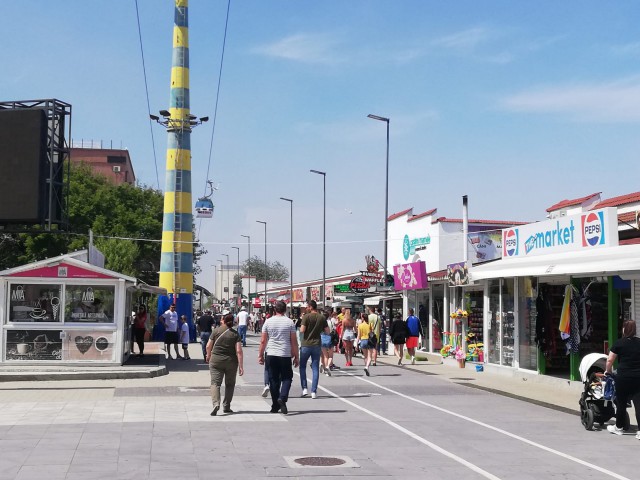 Din Mamaia până-n Vamă, lumea a uitat de BOALĂ! VIDEO