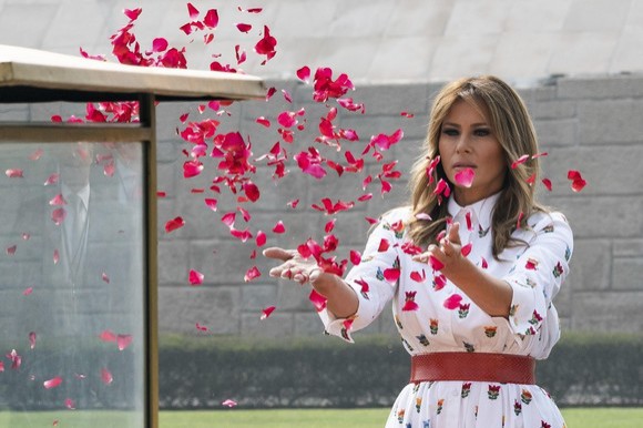 Cât a dat Trump pe inelul cu care a cerut-o în căsătorie pe Melania