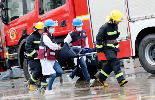 China: Peste 40 de răniţi într-un atac cu cuţitul într-o şcoală. Suspectul a fost arestat