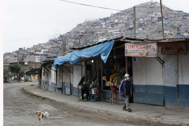 Peru: Nişte ţărani au ţinut captivi opt tehnicieni de teama consecinţelor instalării tehnologiei 5G