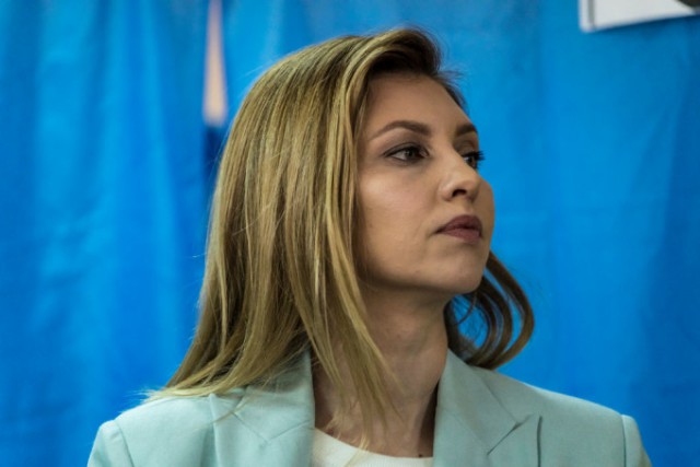 Soţia preşedintelui ucrainean, Olena Zelenska, spitalizată cu COVID-19 de severitate moderată