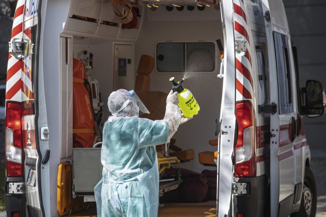 Coronavirus: Record de noi cazuri în Ucraina. Ministrul sănătăţii consideră cifrele „alarmante“