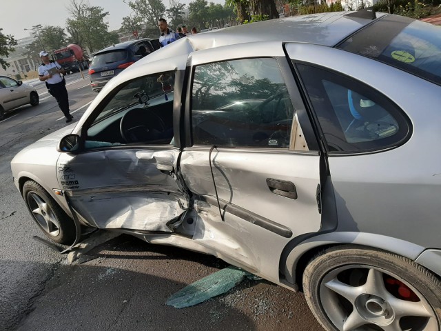 Șofer rănit în urma unui accident în stațiunea Mamaia