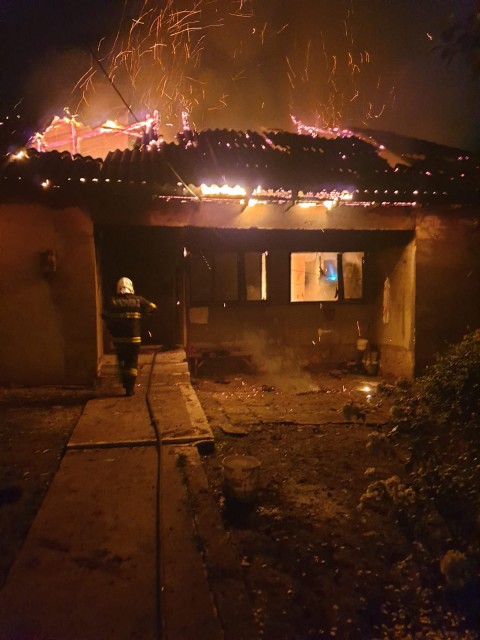 Incendiu în Pecineaga! O persoană a decedat. VIDEO
