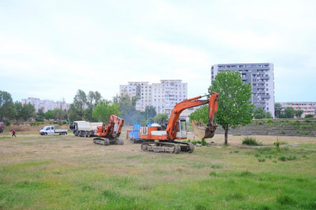 O firmă din Cluj va DEMOLA construcţiile unde se va realiza Sala Polivalentă