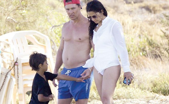 Matthew McConaughey și-a convins greu soția să-l ia de bărbat