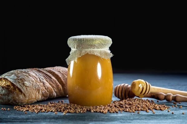 Ce beneficii are mierea de hrișcă