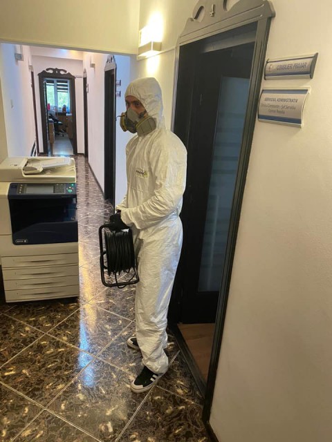 Angajată confirmată cu COVID-19 la Primăria Năvodari