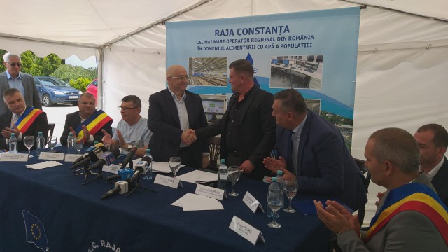 Video! RAJA a semnat un contract de extindere a Rețelelor de apă și canalizare în Crevedia