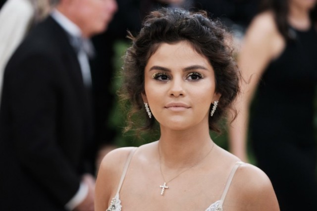 Selena Gomez, o viaţă marcată de depresie şi neîmpliniri sentimentale. Actriţa a slăbit 15 kilograme