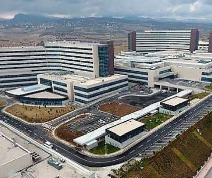 Iohannis atacă la CCR înfiinţarea Spitalului Militar Regional