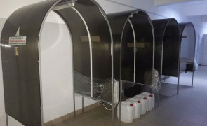 Tunelurile de dezinfectare sunt PERICULOASE pentru copii?