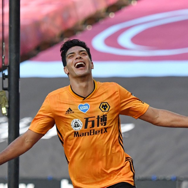 Wolves s-a impus fără emoții pe terenul lui West Ham, prin golurile lui Raul Jimenez și Pedro Neto