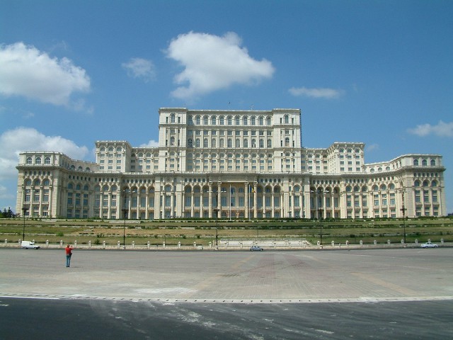 Parlament: 23 de avize favorabile şi unul negativ pentru candidaţii la CNCD, după audierile din comisii