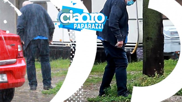 O vedetă de la Acces Direct s-a spălat într-o baltă chiar înainte să intre în direct