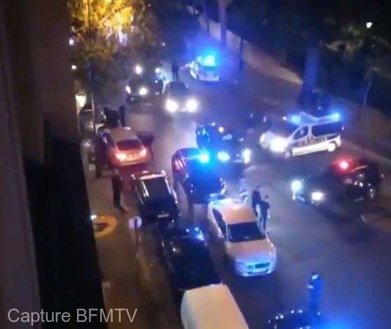 Franţa: Poliţiştii au protestat la Bataclan împotriva acuzaţiilor de rasism şi violenţă