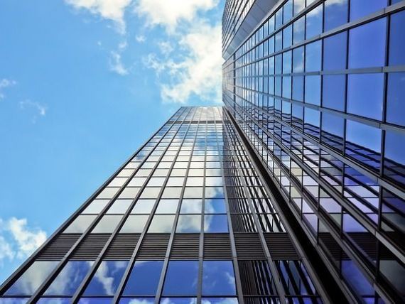 Companiile au închiriat birouri noi pentru circa 8.000 de angajaţi în primul semestru din 2024