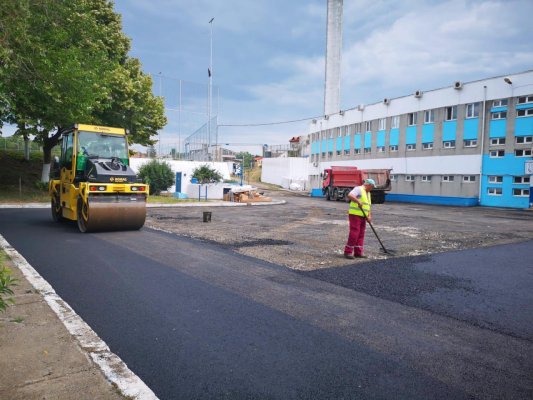Se reabilitează parcările din incinta Complexului Sportiv 'Gheorghe Hagi'