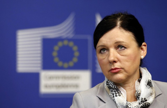 Comisia Europeană doreşte să crească „diversitatea“ rasială în rândul angajaţilor săi