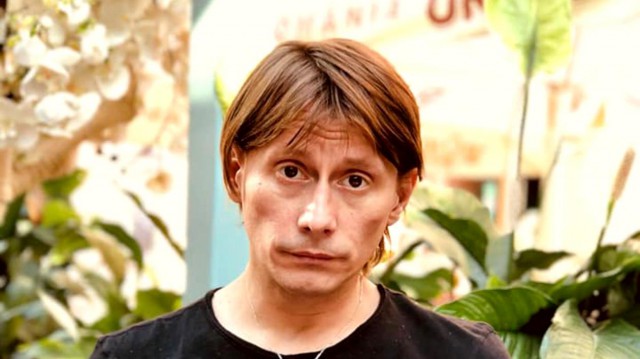 Actorul Marius Manole speră ca industria culturală să reînceapă spectacolele cât mai repede