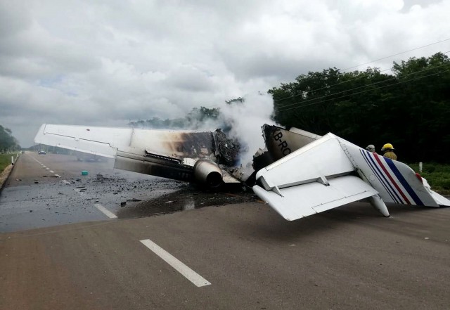 Un avion suspectat că transporta droguri s-a prăbuşit în sudul Mexicului