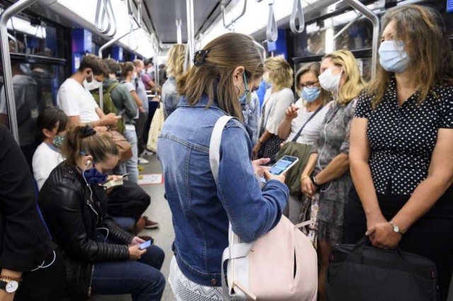 Coronavirus: Elveţia adoptă obligativitatea purtării măştii în mijloacele de transport în comun