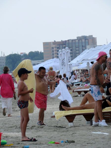 Adrian MINUNE a pus MONOPOL pe cea mai SCUMPĂ plajă din MAMAIA!