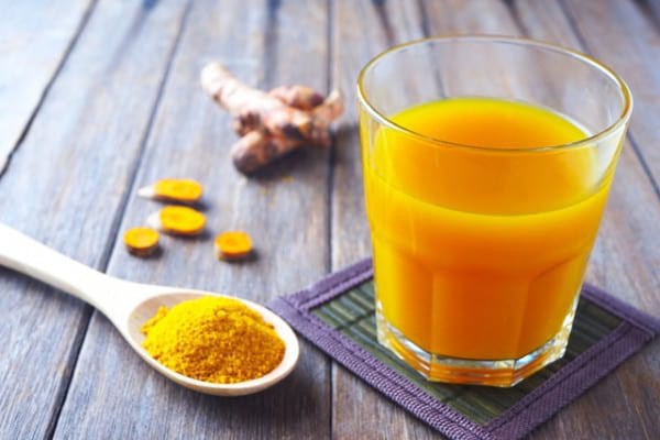 Băutura din 7 ingrediente care elimină INFECȚIA și INFLAMAȚIA