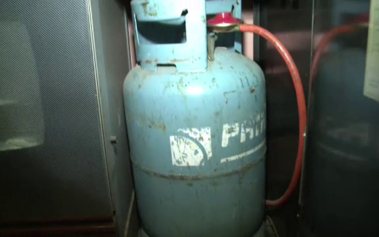 INCENDIU în Ghindărești: O BUTELIE a luat FOC!