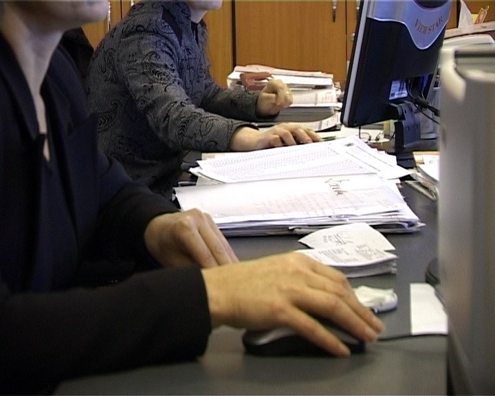 Mircea DOBRE zice că FĂGĂDĂU îşi bate JOC de angajaţii din Primăria Constanţa Mircea DOBRE zice că FĂGĂDĂU îşi bate JOC de angajaţii din Primăria Constanţa