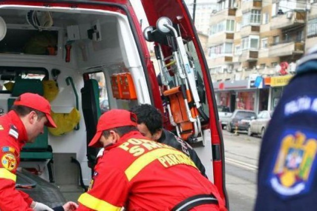ALERTĂ în MAMAIA NORD! Un BĂRBAT a MURIT după ce a CĂZUT de la ETAJUL 10