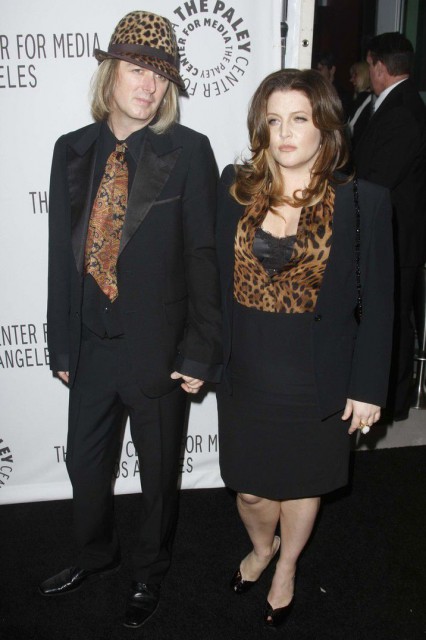Lisa Marie Presley, în război cu fostul soţ. Fiica lui Elvis e de nerecunoscut