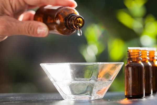 Beneficii uleiuri esențiale: de la relaxare până la ameliorarea simptomelor autismului
