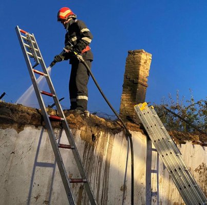 CASE cuprinse de FLĂCĂRI, în Constanţa