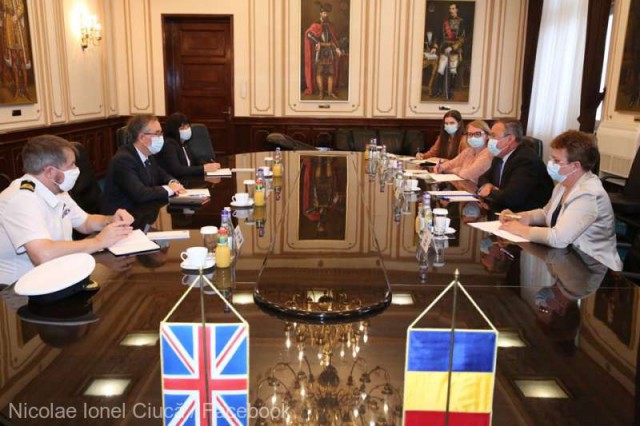 Întâlnire ministrul Apărării - ambasadorul Andrew Noble; cooperarea militară - pe agenda discuţiilor
