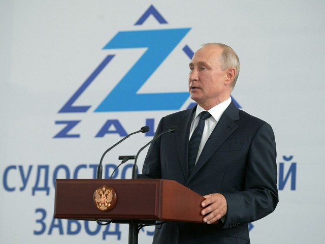 Rusia: Vladimir Putin lansează construirea a şase noi nave de război