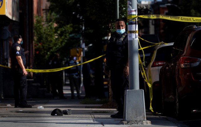 SUA: Cel puţin 54 de oameni împuşcaţi, dintre care 7 fatal, în incidente armate în weekend la Chicago