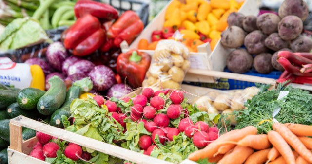 Românii sprijină relansarea comerţului local în perioada post-izolare