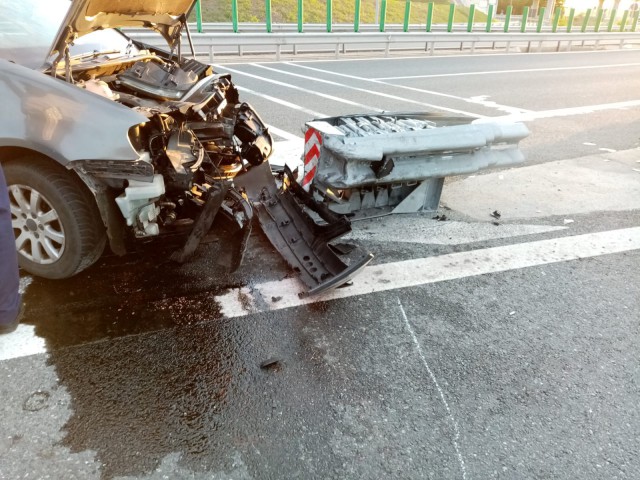 Accident rutier la ieșire de pe autostradă: 4 persoane au fost rănite