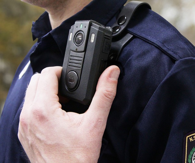 INTERVENŢIILE Poliţiei vor fi FILMATE, pentru creşterea TRANSPARENŢEI