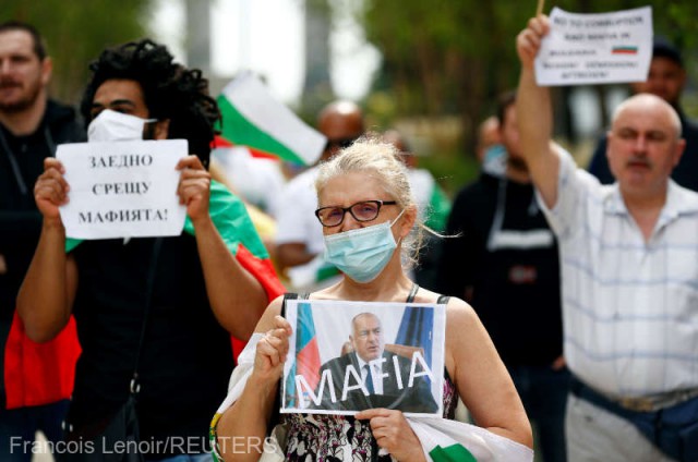 Bulgarii se revoltă împotriva unui sistem corupt generat de o tranziţie eşuată