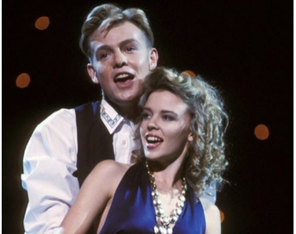Jason Donovan a descoperit elixirul tinereții. Este la fel de șarmant ca acum 32 de ani