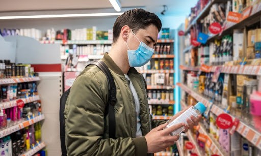 Coronavirus: Marea Britanie ar putea recomanda purtarea măştilor în toate locurile publice