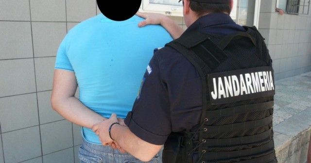 ALERTĂ! Bărbat RECLACITRANT, PRINS în Mamaia cu un CUŢIT asupra lui
