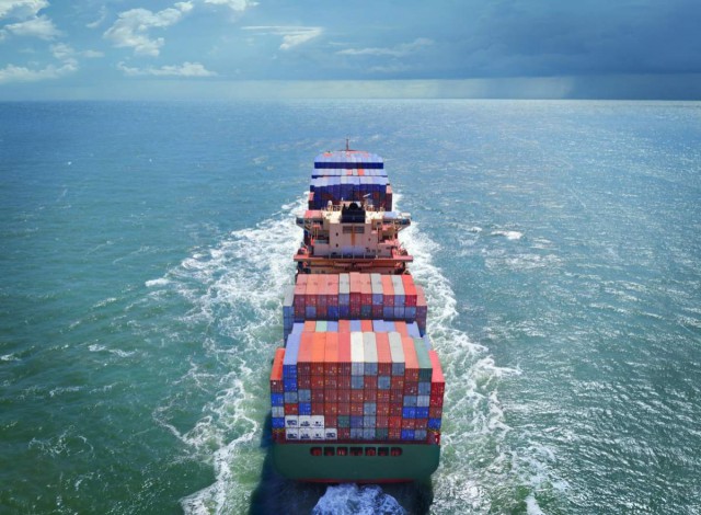 Marinari egipteni cercetați pentru contrabandă cu țigarete