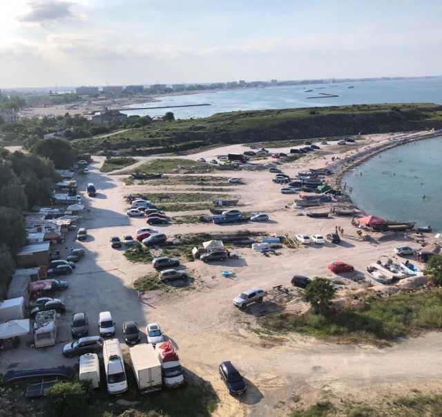 La pescăria din Mamaia poţi să PARCHEZI direct în MARE!