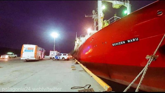 Enigmă în Argentina: 57 de marinari contaminaţi după 35 de zile petrecute pe mare