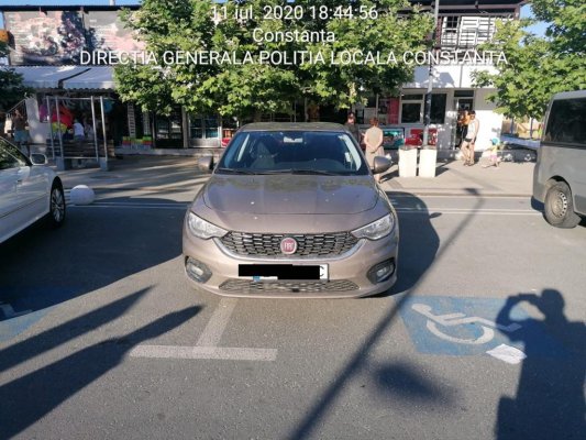 Zeci de autoturisme parcate pe ’dos’ ridicate de locali. Cât costă recuperarea