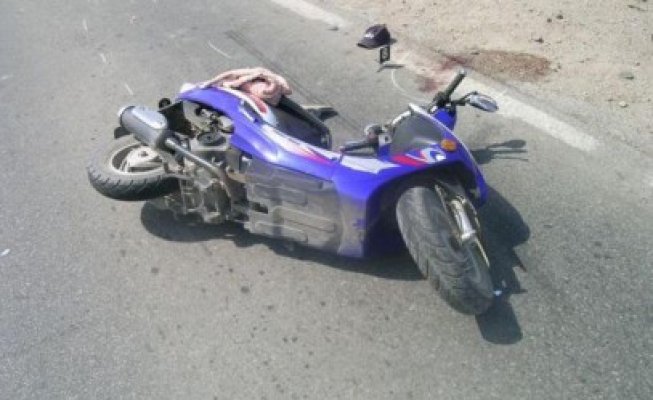 Impact între un automobil și un scuter, pe Bulevardul Tomis