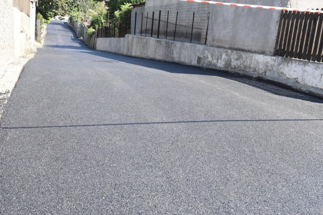 În Cernavodă, se lucrează la foc continuu pentru asfaltarea străzilor